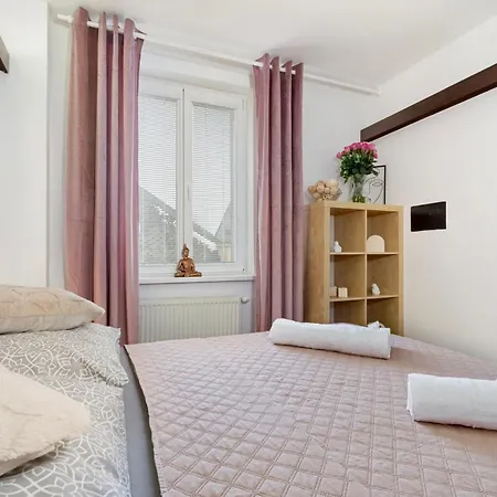 Natural-style In The Centre Of * ブラチスラヴァ