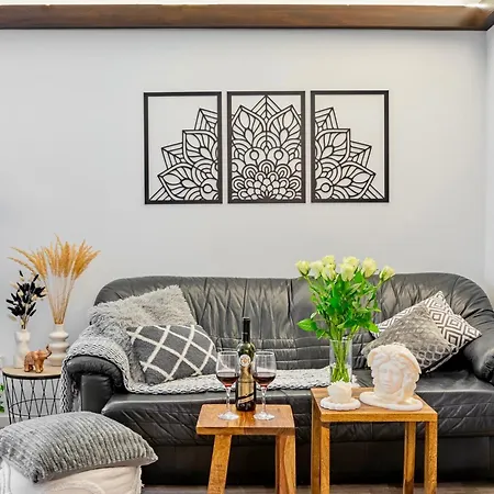 Natural-style In The Centre Of Apartament Bratysława