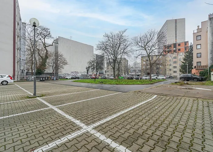 Natural-style In The Centre Of Appartement